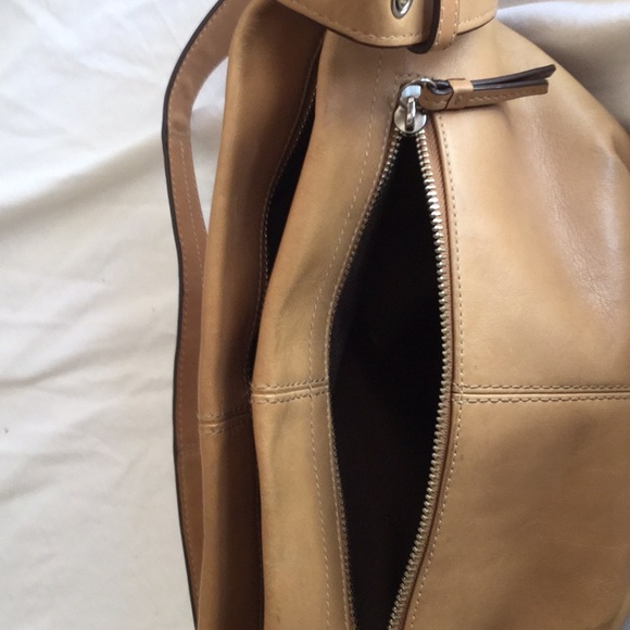 Coach tan leather shoulder - Picture 5 of 5